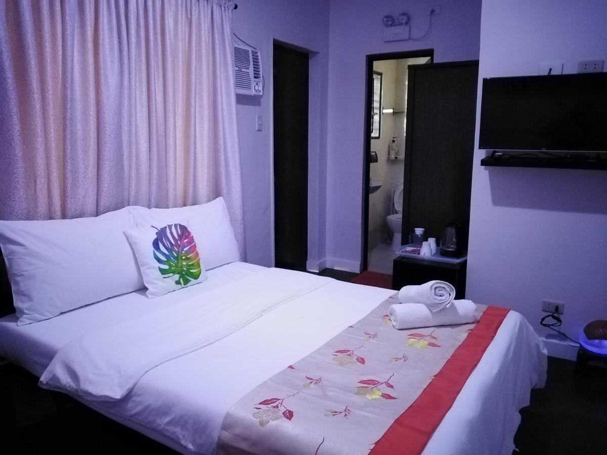 מקטאן Halfway House Hostel Mactan Cebu Airport מראה חיצוני תמונה