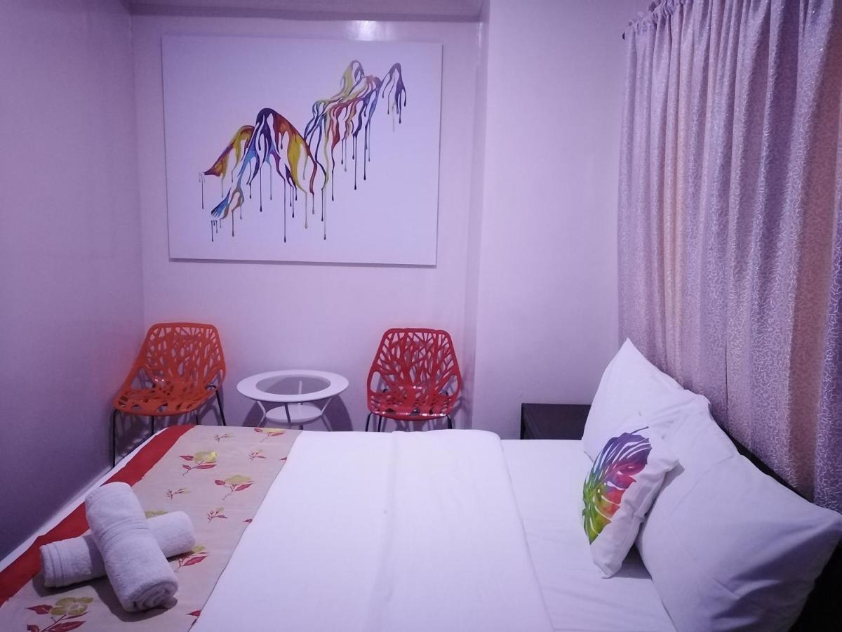 מקטאן Halfway House Hostel Mactan Cebu Airport מראה חיצוני תמונה