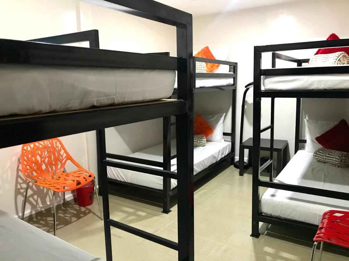 מקטאן Halfway House Hostel Mactan Cebu Airport מראה חיצוני תמונה