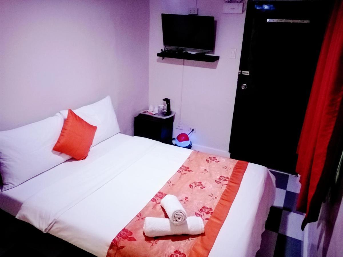 מקטאן Halfway House Hostel Mactan Cebu Airport מראה חיצוני תמונה