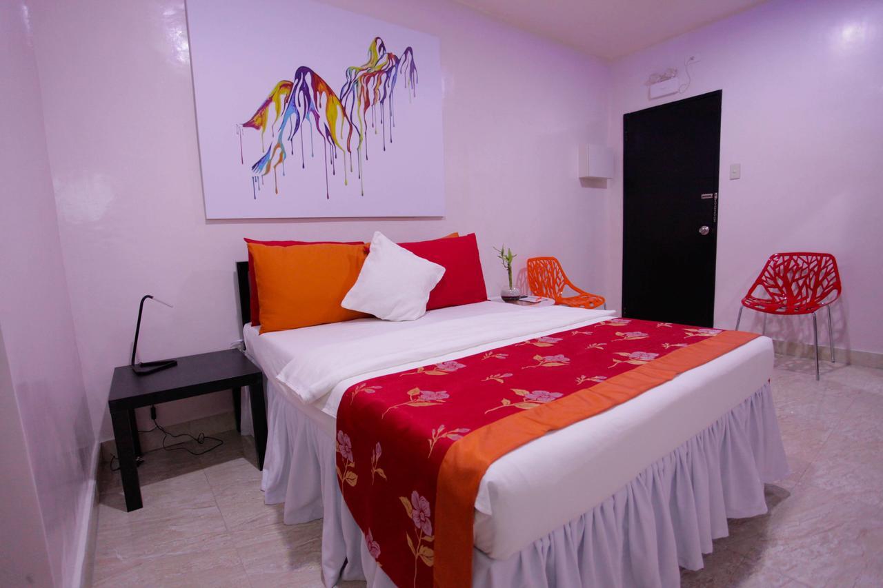 מקטאן Halfway House Hostel Mactan Cebu Airport מראה חיצוני תמונה